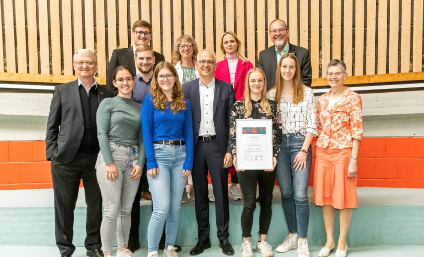 Der erste Preis ging an vier Auszubildenden der Sanofi-Aventis Deutschland aus Frankfurt-Höchst. © Arne Landwehr