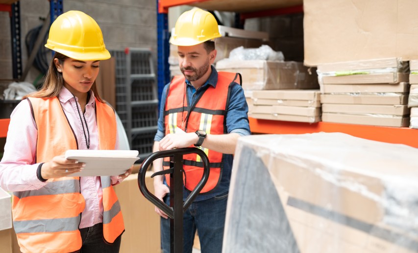 Beim Versenden von Altverpackungen sind diverse Vorschriften zu beachten. © Antonio Diaz - stock.adobe.com