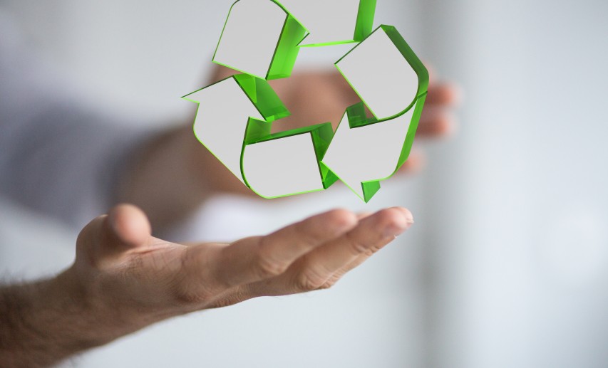 Die Industrie arbeitet daran die Recyclingfähigkeit von schwer zu recycelnden Kunststoffabfällen zu verbessern. – Bild: © vege - Fotolia.com