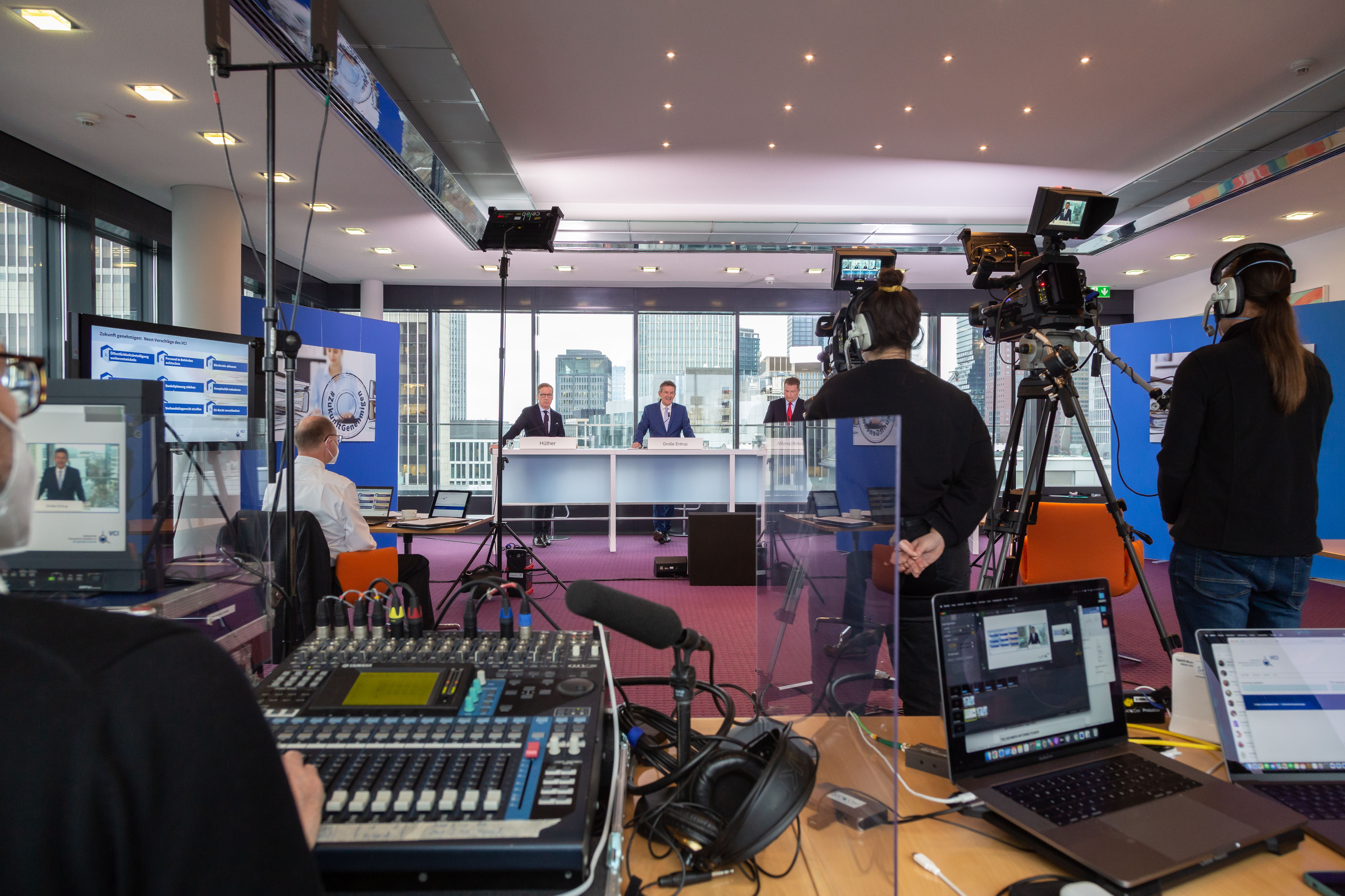 Auf einer virtuelle Pressekonferenz wirbt der VCI für ein Beschleunigungsgesetz für Planungs- und Genehmigungsverfahren, um die Transformation der Wirtschaft voranzubringen. © Andreas Döring/VCI