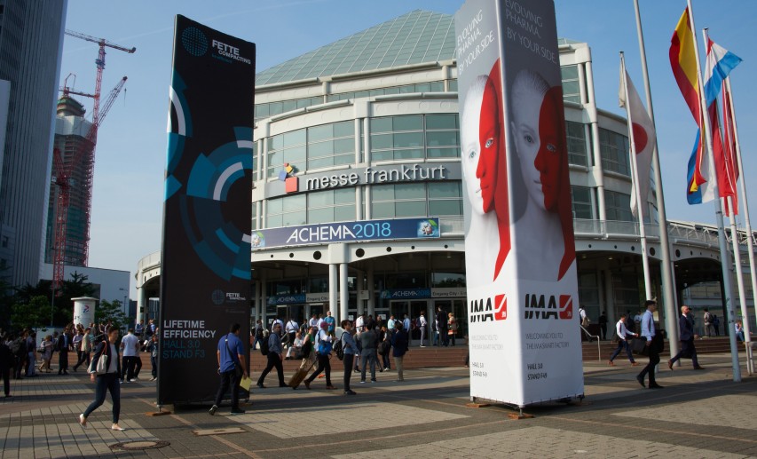 Blick auf den Haupteingang zur ACHEMA 2018. © Dechema e.V. / Helnut Stettin